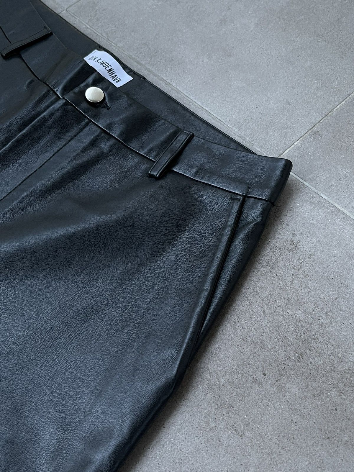 Han Kjobenhavn !DS! SS22 Han Kjobenhavn Black Suit Wide Leg Shorts Size US 32 / EU 48 - 10 Thumbnail