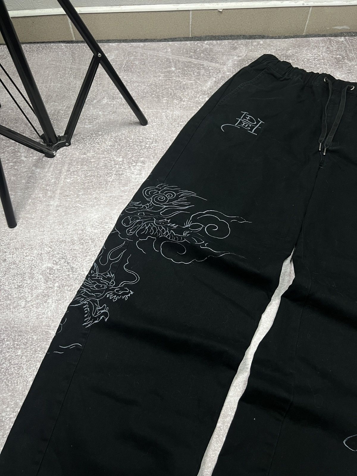 Ed Hardy Ed Hardy x Urban Outfitters Dragon Print Carpenter Pants Size US 34 / EU 50 - 3 Thumbnail