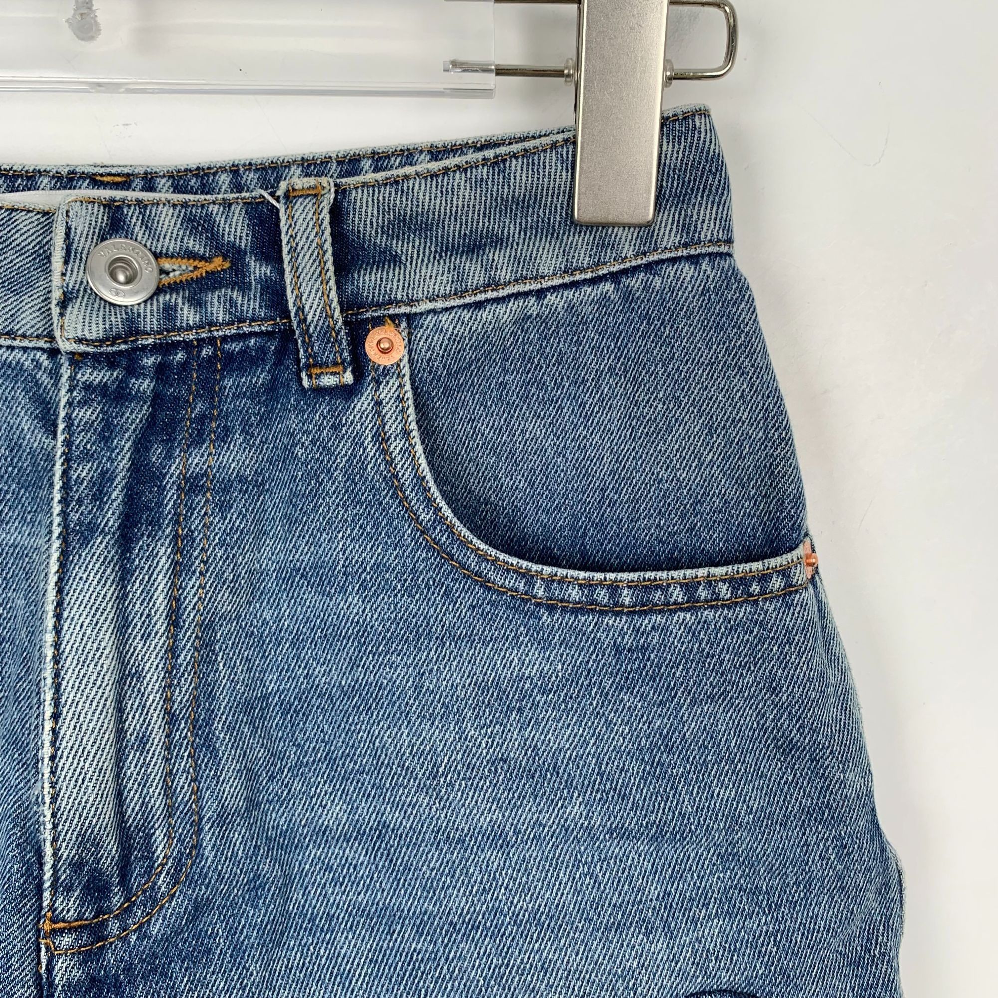 Valentino X9196 Valentino Womens Blue Denim Shorts With Heart & Logo P Size 26" / US 2 / IT 38 - 3 Thumbnail