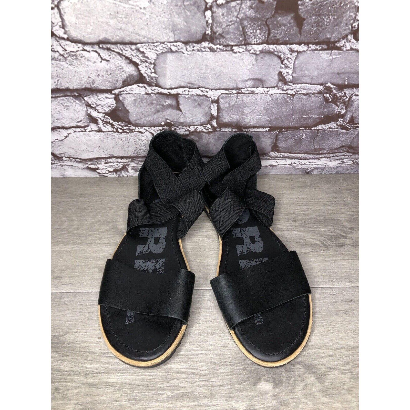 SOREL Sorel Med Ella Black Leather Cross Ankle Strap Flat Sandals Size US 10 / IT 40 - 15 Thumbnail