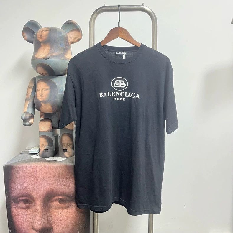 Balenciaga Balenciaga Lock Buckle Short Sleeve - dmc Size US XS / EU 42 / 0 - 1 Thumbnail