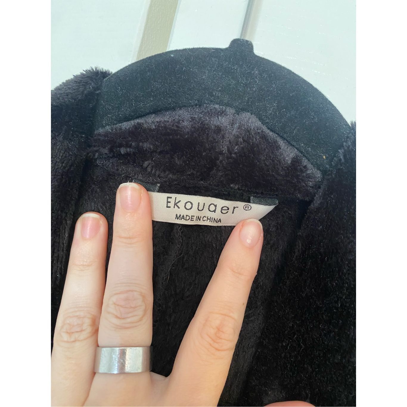 FUZZI Ekouaer Black Fuzzy Lightweight Blanket Shaw, Size Large Size L / US 10 / IT 46 - 3 Thumbnail