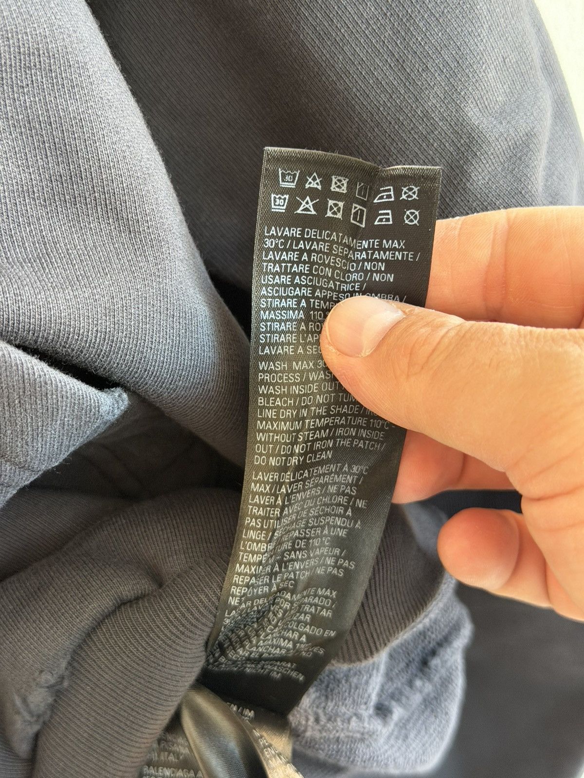 Balenciaga BALENCIAGA DEMNA FW23 BERLIN BE KIND SCRIBBLE HOODIE SIZE 4 Size US XL / EU 56 / 4 - 12 Thumbnail