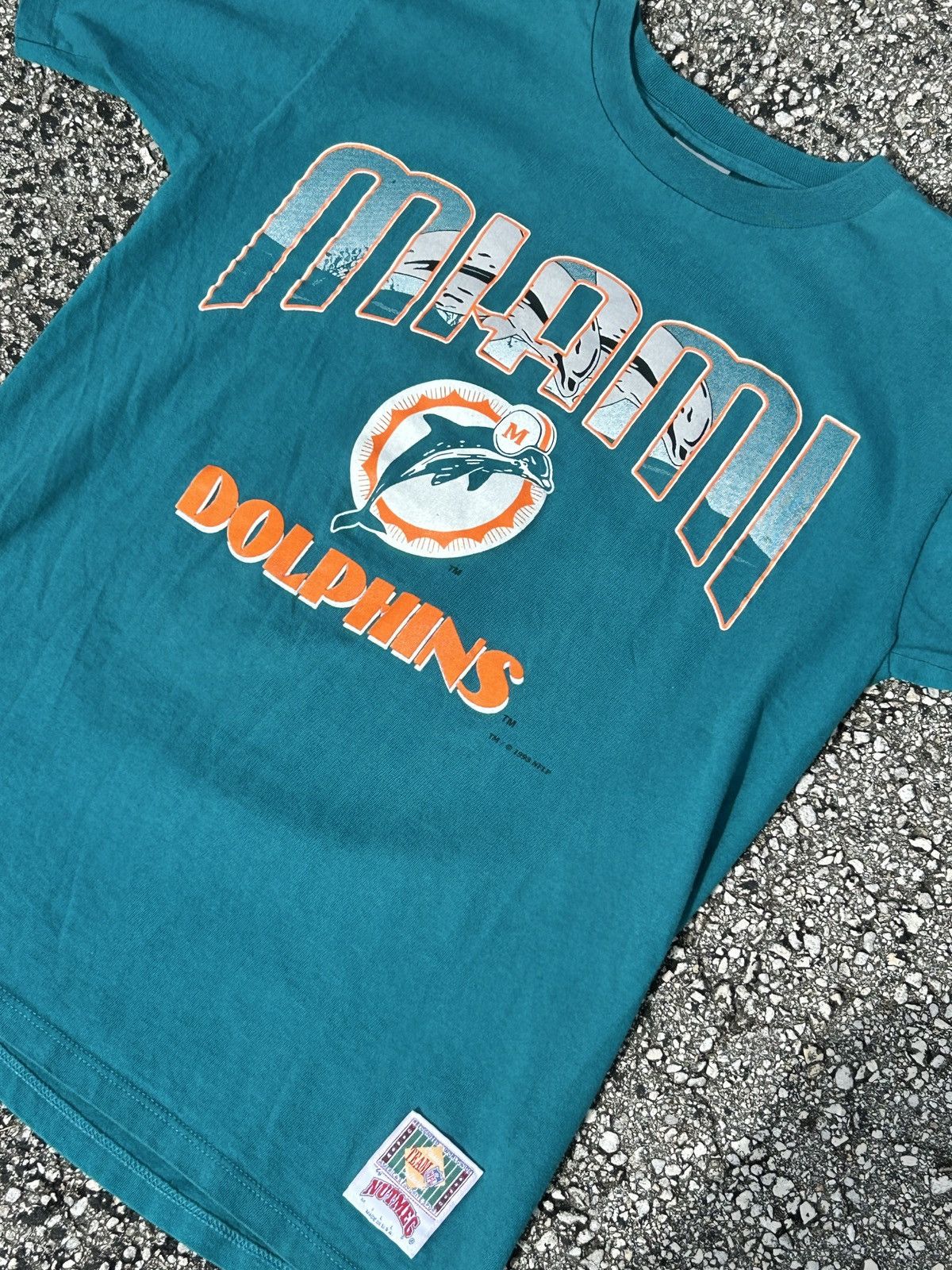 Nutmeg Nutmeg Mills 1993 Miami Dolphins t-shirt: size L Size US L / EU 52-54 / 3 - 1 Thumbnail