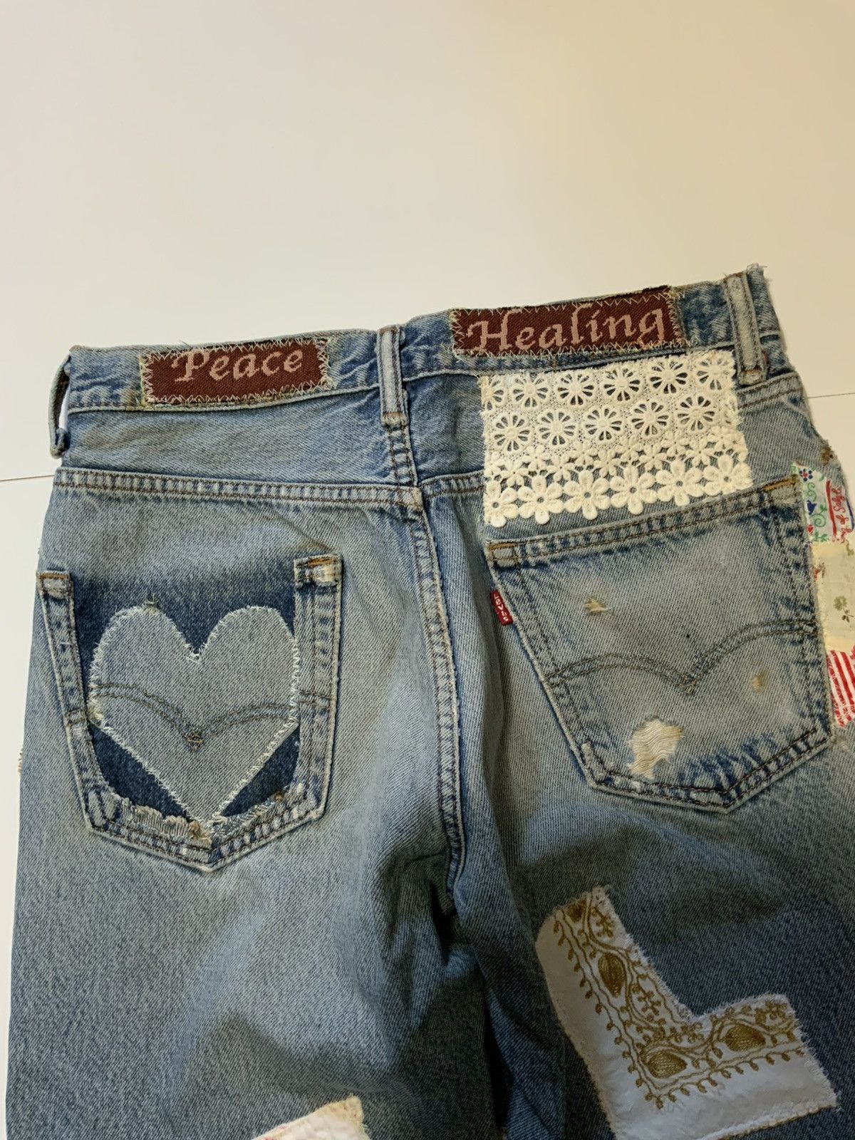 Levi's 1/1 Vintage Levis Patchwork Peace Love Butterfly Denim Jeans Size US 32 / EU 48 - 6 Thumbnail