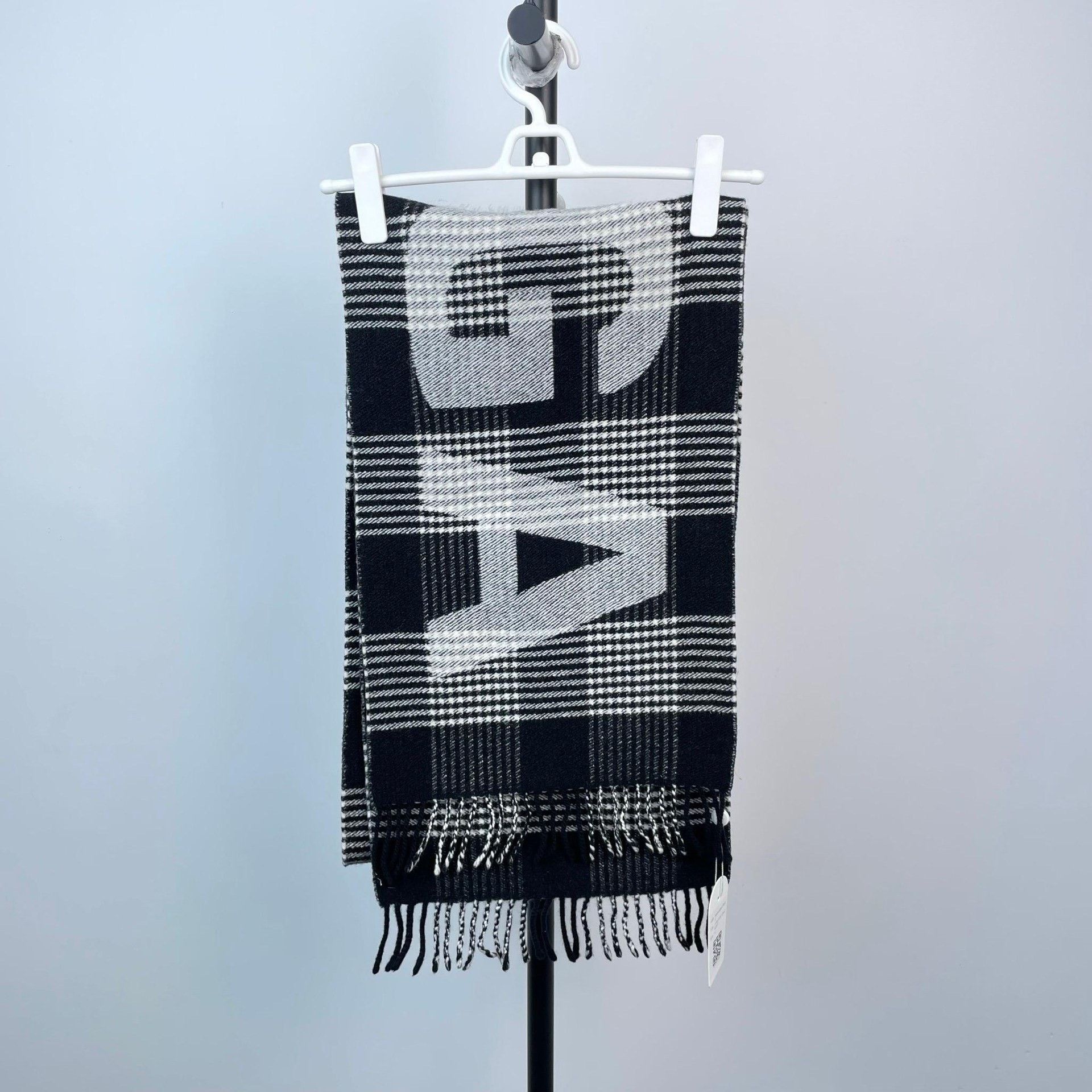 Balenciaga Balenciaga Multi Scarf 35 Men Size ONE SIZE - 1 Thumbnail