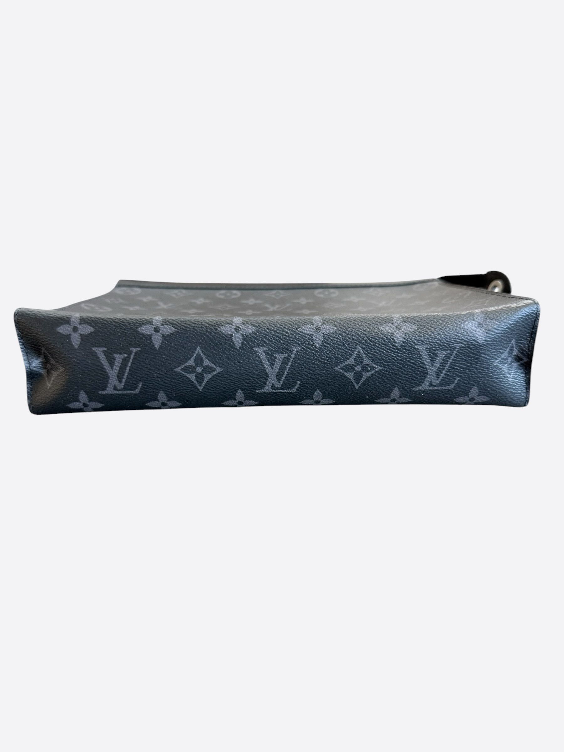 Louis Vuitton Louis Vuitton Monogram Eclipse Pochette Voyage MM Size ONE SIZE - 5 Thumbnail