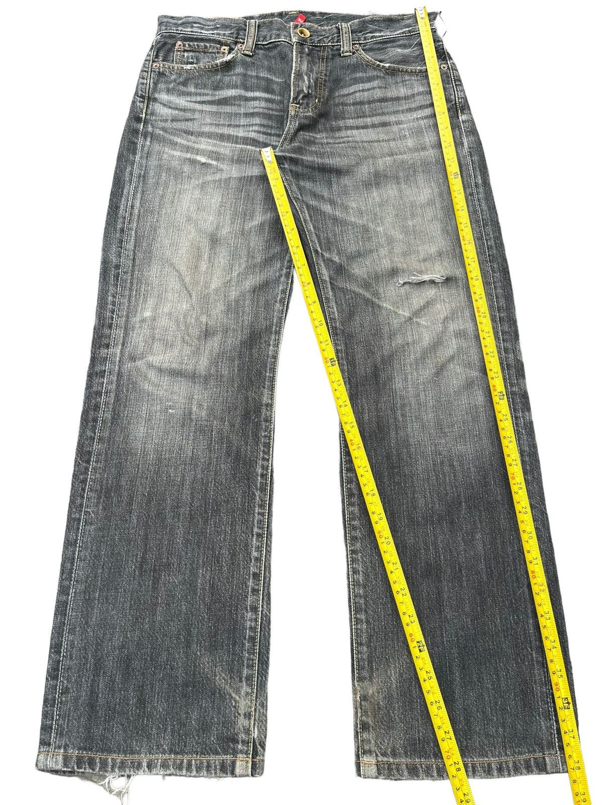 Undercover Vintage Japanese Brand Uniqlo Distressed Loose Fit Jeans Size US 32 / EU 48 - 11 Thumbnail