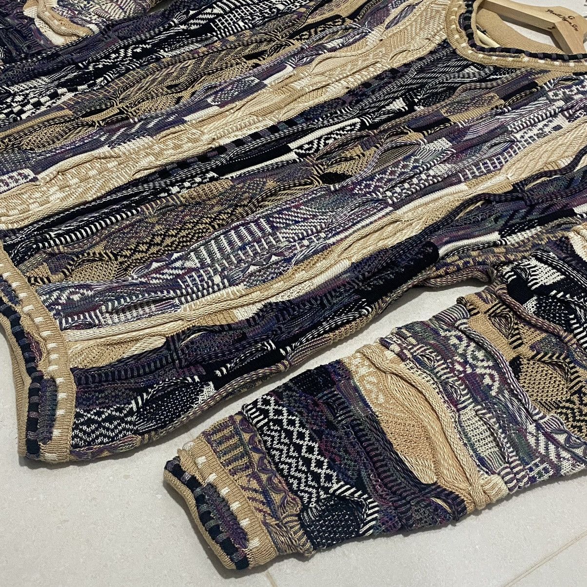 Japanese Brand TUNDRA 👁️👁️ Size US L / EU 52-54 / 3 - 3 Thumbnail