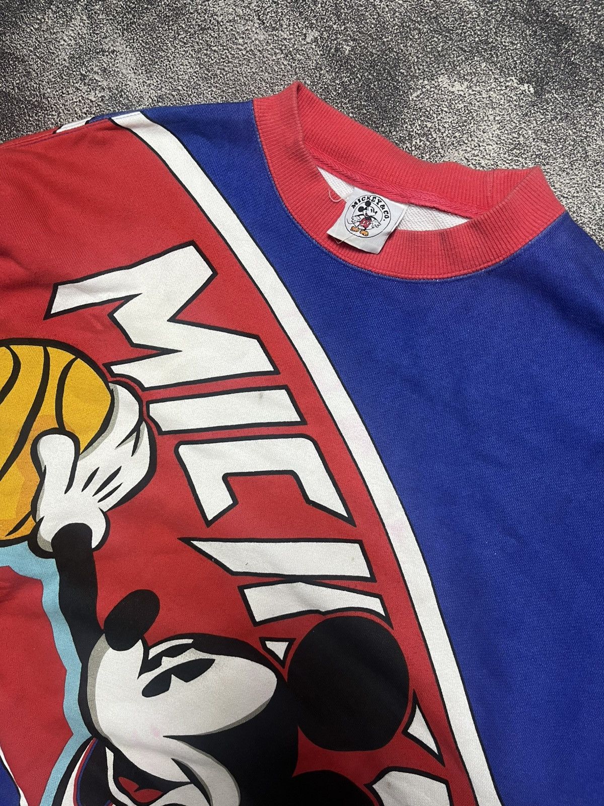 Vintage Vintage 90s mickey mouse & CO NBA basketball Size US M / EU 48-50 / 2 - 5 Thumbnail