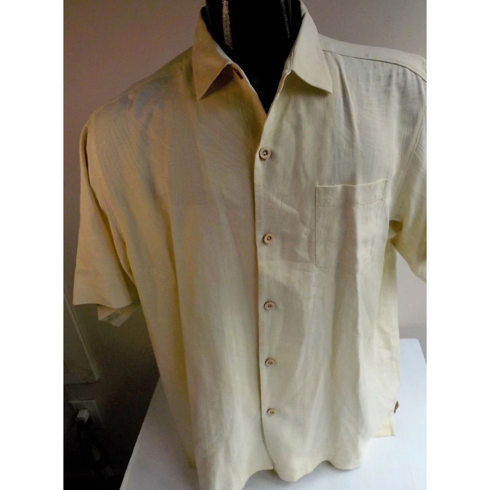Tommy Bahama TOMMY BAHAMA Camp Shirt Shirt Yellow 100% Silk SS Camp Shirt M Pale Yellow Leaves Button-Up Mens Size US M / EU 48-50 / 2 - 2 Thumbnail