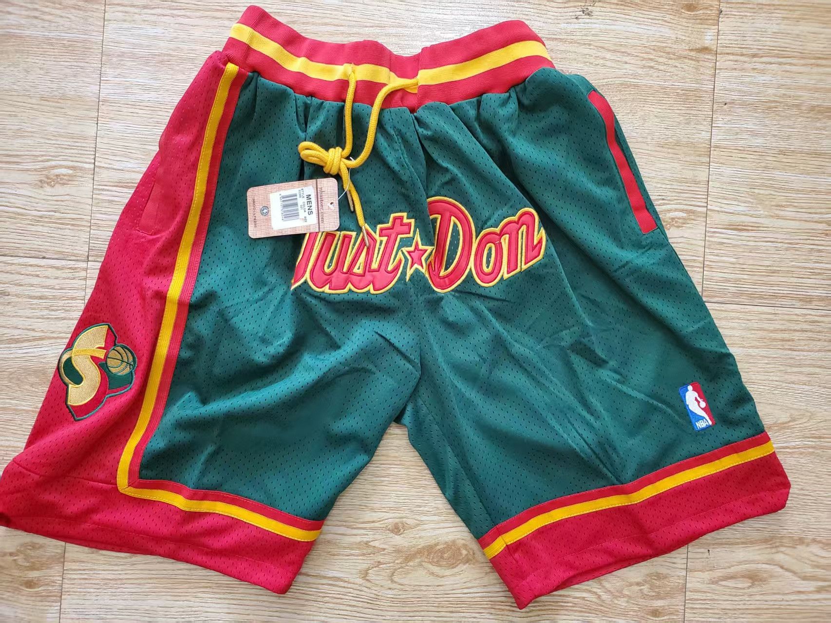 NBA Men's Seattle Supersonics Short Vintage With Pocket XL Size US 36 / EU 52 - 1 Thumbnail