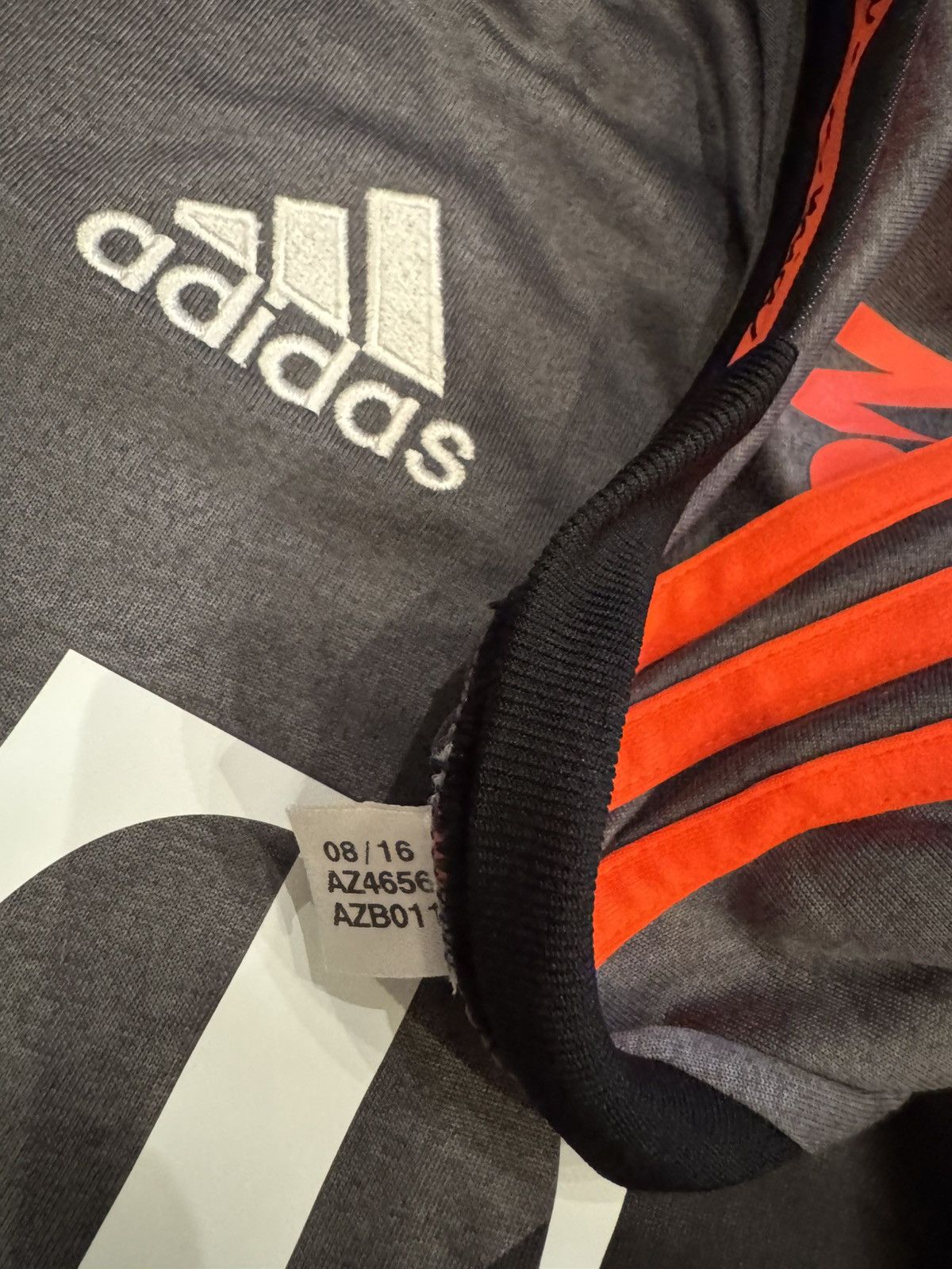 Adidas BAYERN MUNICH 2016 2017 AWAY FOOTBALL SHIRT ADIDAS SIZE XL Size US XL / EU 56 / 4 - 8 Thumbnail