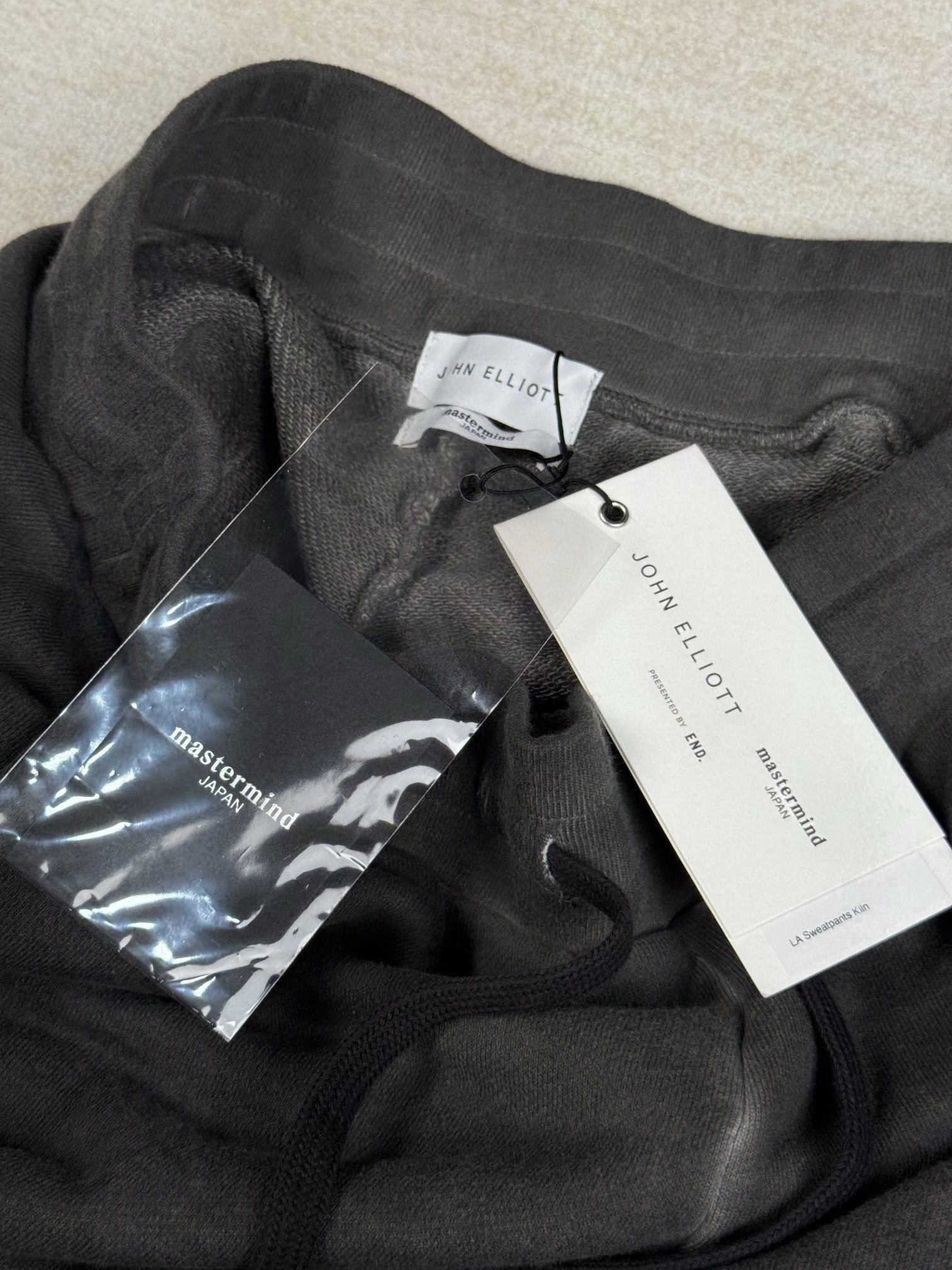 John Elliott × Mastermind Japan john elliott x MMJ sweatpants Size US 30 / EU 46 - 9 Thumbnail