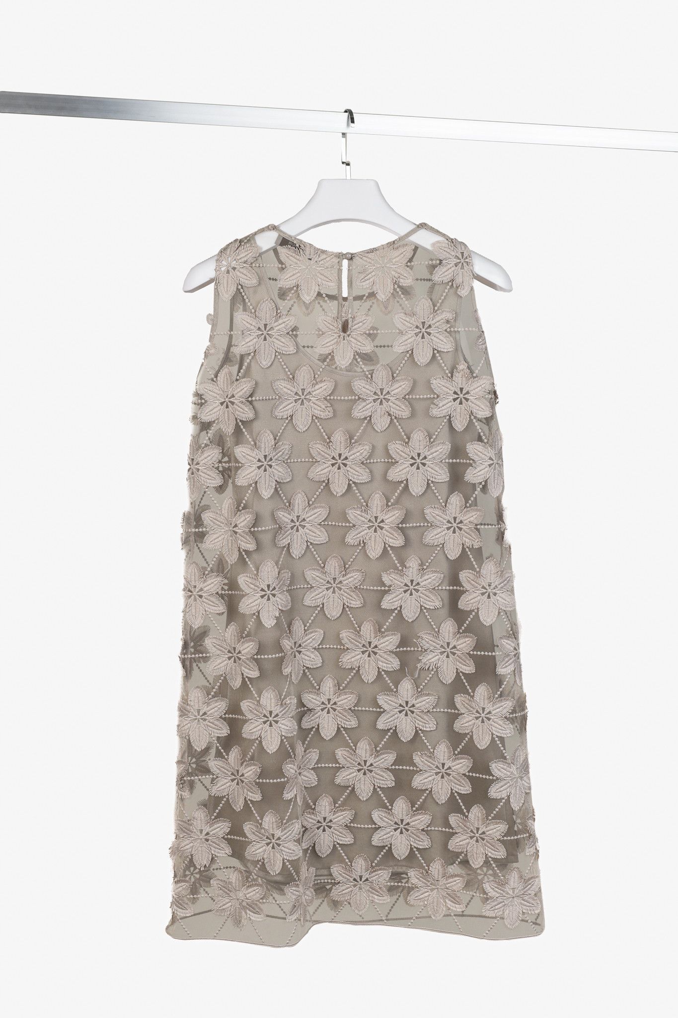 D.Exterior D. Exterior Taupe Floral Embroidered Shift Dress Size L / US 10 / IT 46 - 2 Thumbnail