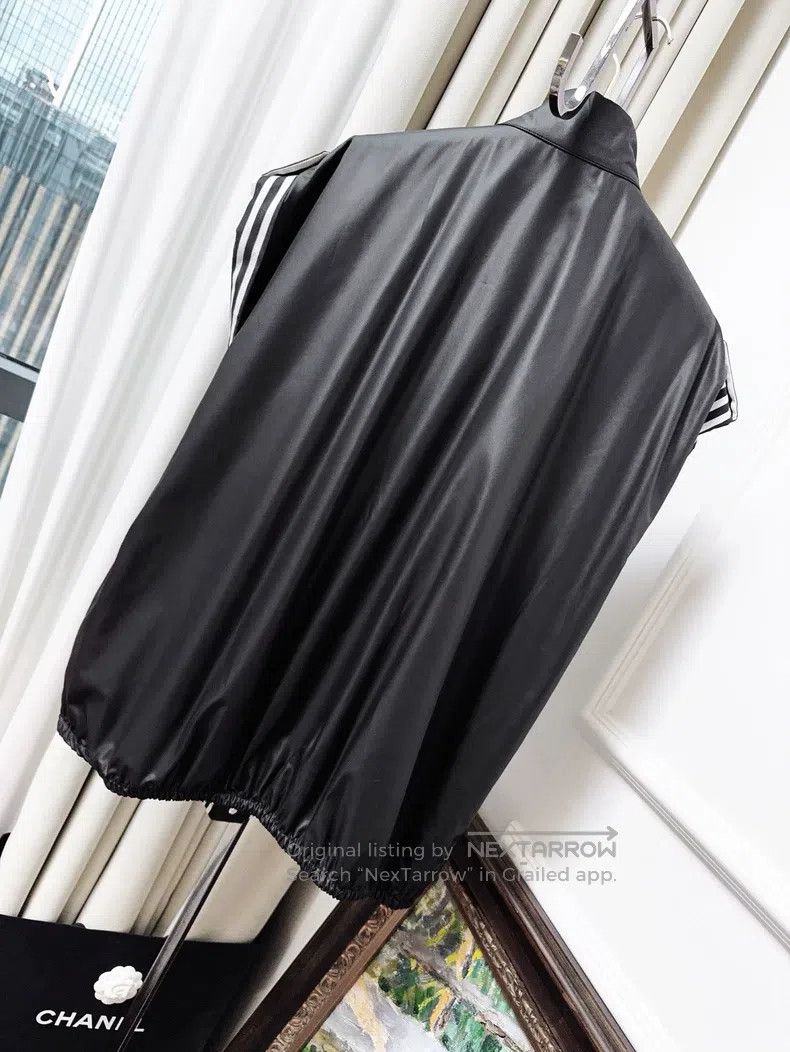 Chanel Chanel 24M coco beach beach series black inner black and w Size M / US 6-8 / IT 42-44 - 2 Thumbnail