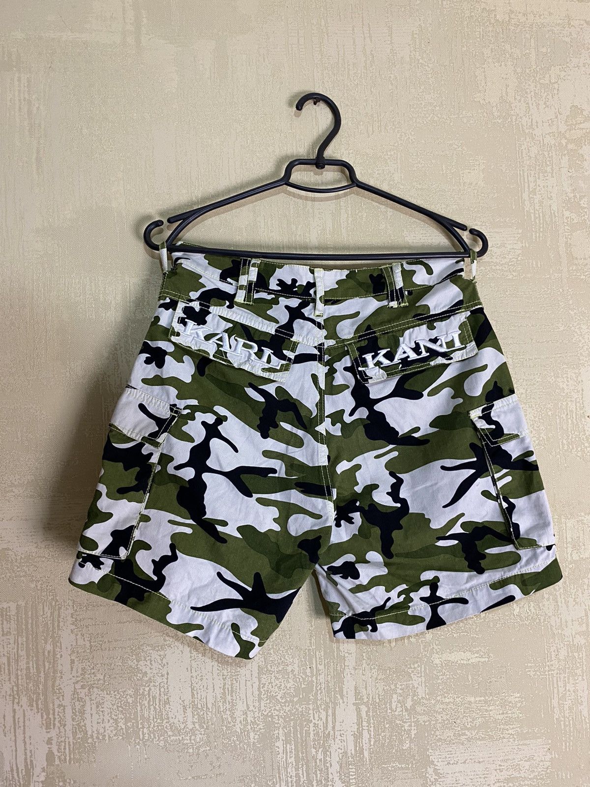 Karl Kani × Rap Tees Karl Kani camo Shorts Size 28 cargo streetwear Size US 28 / EU 44 - 2 Thumbnail