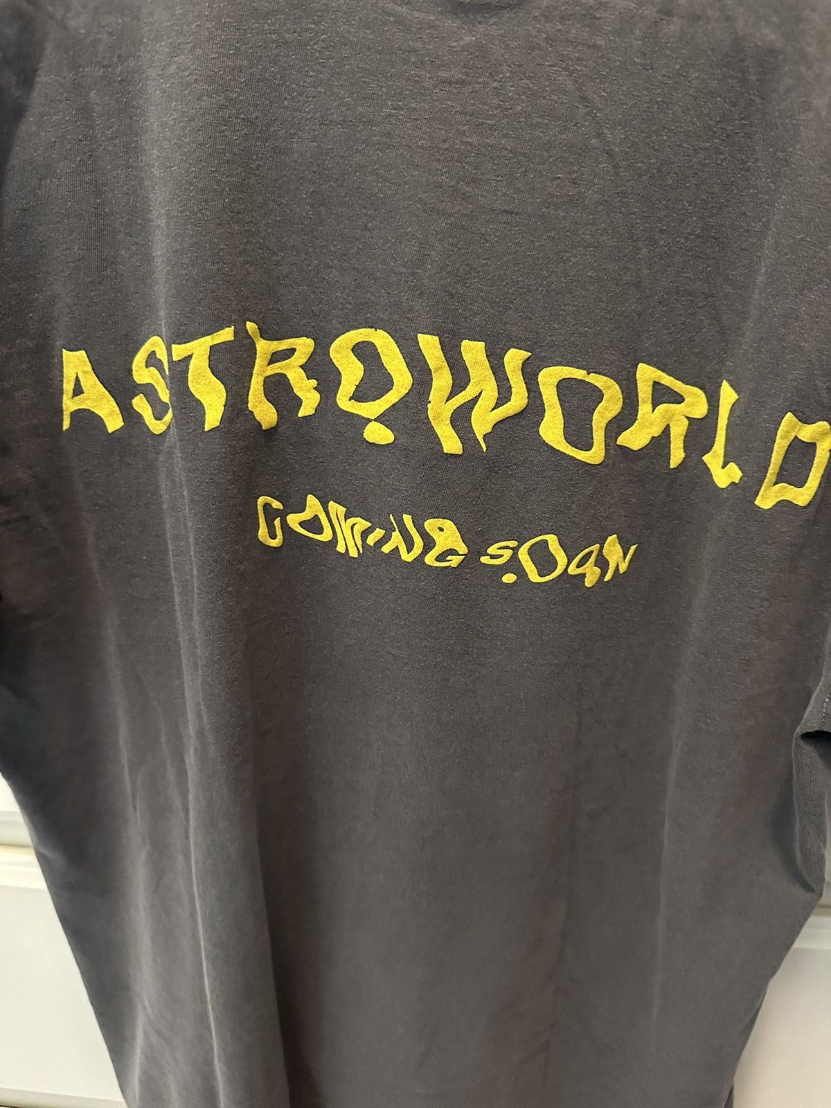 Travis Scott Astroworld Coming Soon Size US L / EU 52-54 / 3 - 3 Thumbnail