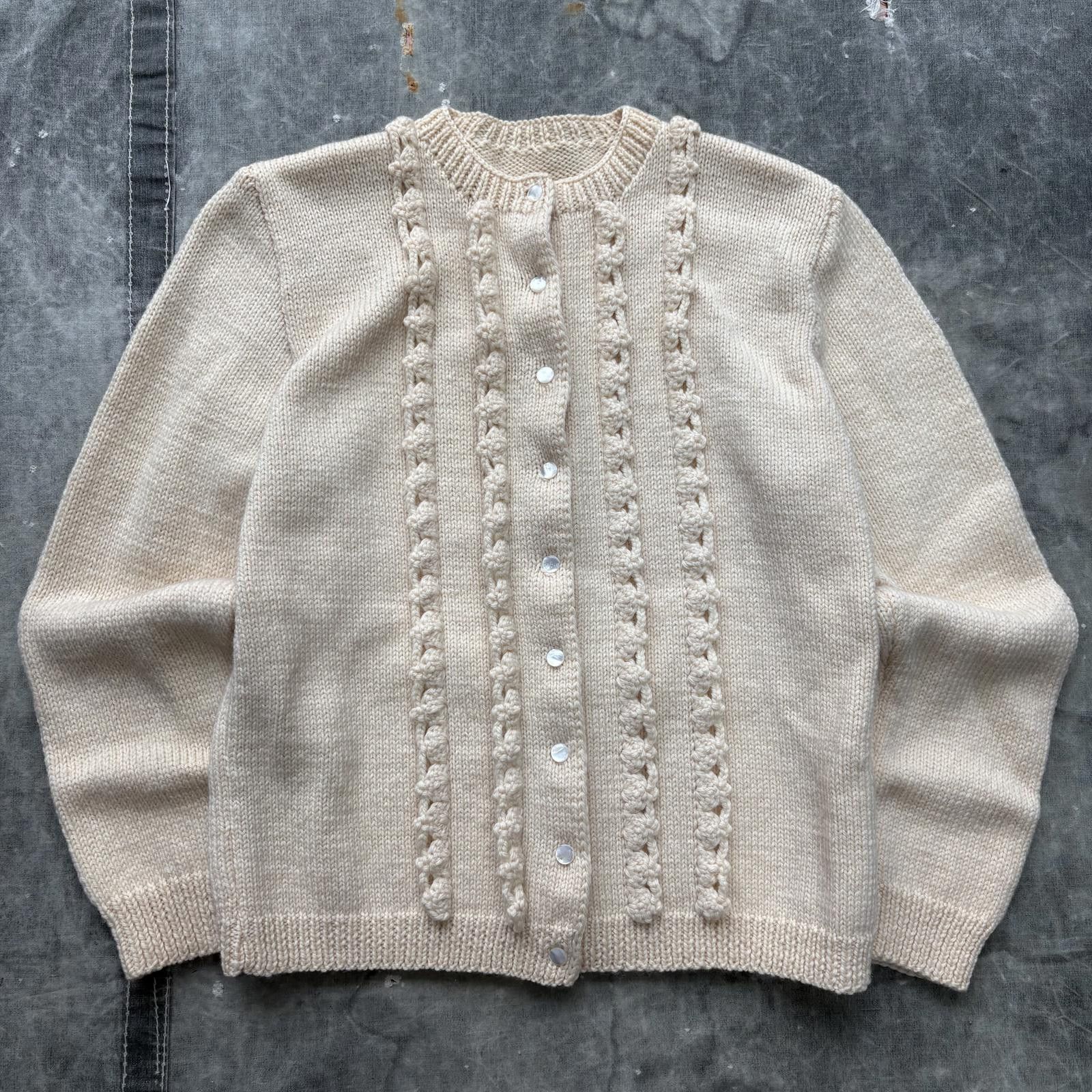 Vintage Vintage 70s Cream Hand-Knit Wool Textured Sweater Cardigan Size M / US 6-8 / IT 42-44 - 1 Thumbnail
