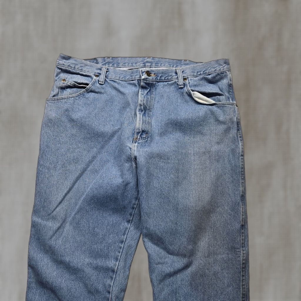 Wrangler Wrangler Jeans Blue Denim Jean Pants Straight Leg Adult Men's Size 40 x 30 Denim, 5-Pocket, Regular Fit, Blue Wrangler Brand Pants Mens Size US 40 / EU 56 - 1 Thumbnail