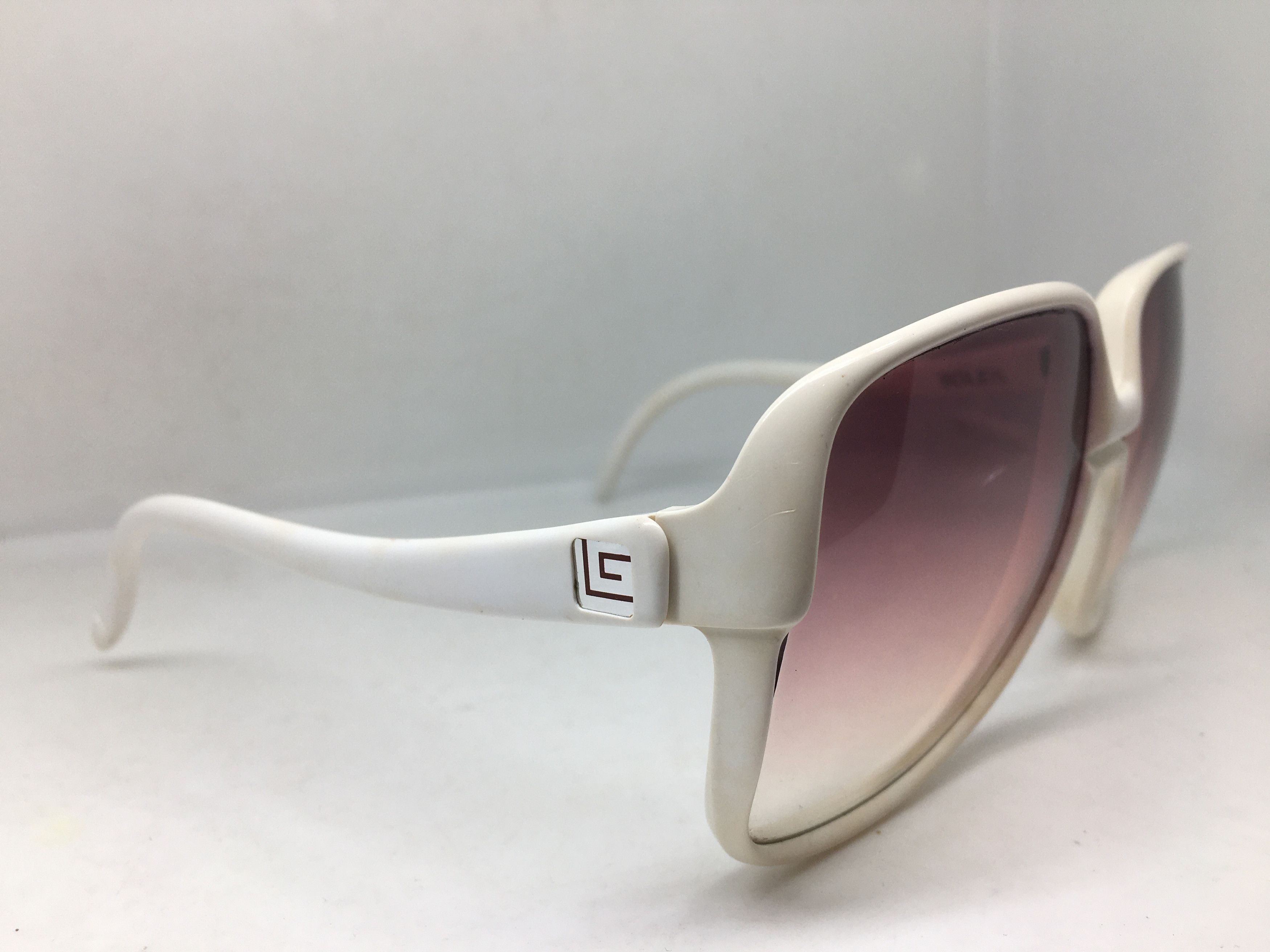 Guy Laroche Vintage Guy Laroche Soleil White Oversize Sunglasses Frame Size ONE SIZE - 2 Thumbnail
