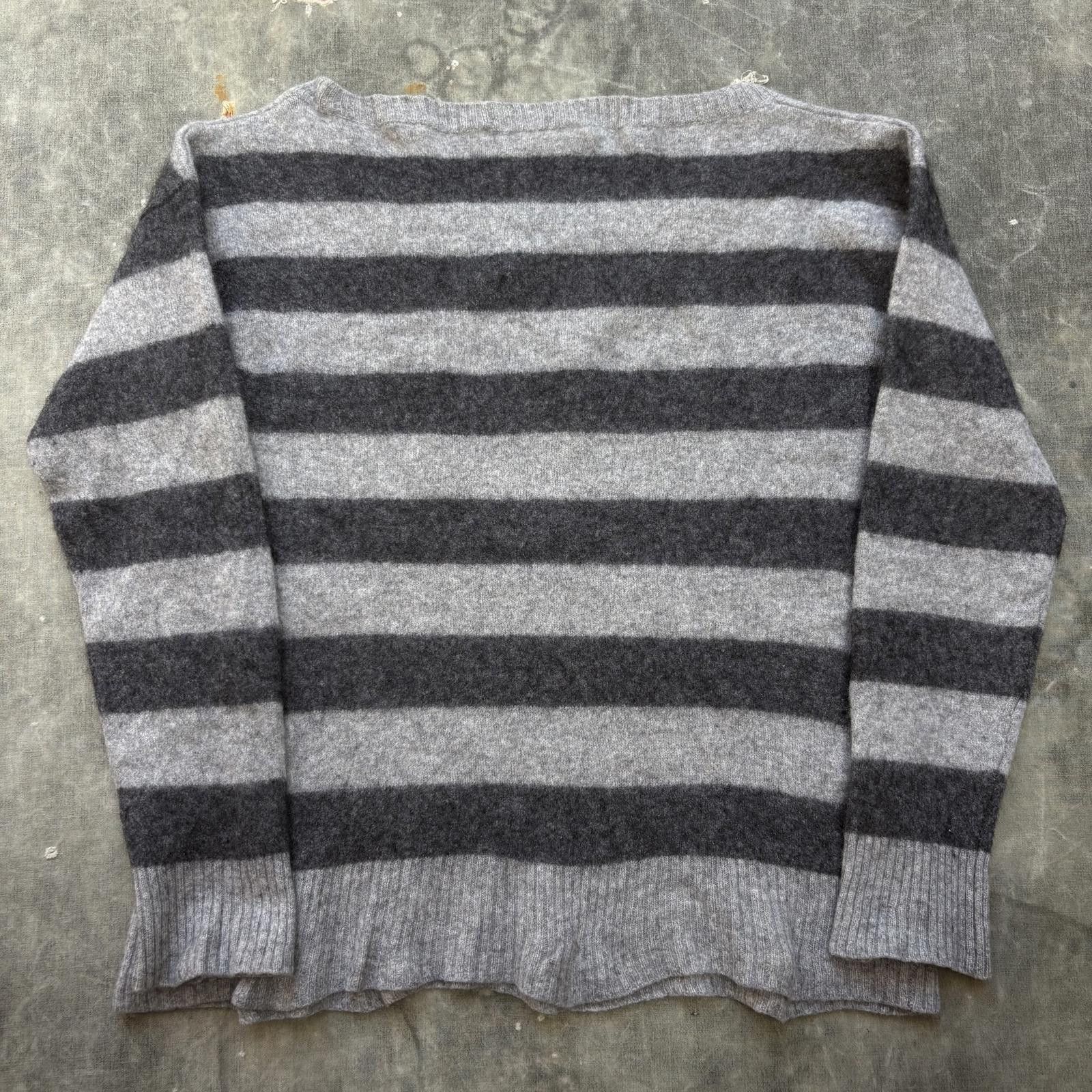 Vintage Vintage Y2K Sofia Cashmere Gray Striped Grunge Skate Sweater Size M / US 6-8 / IT 42-44 - 4 Thumbnail