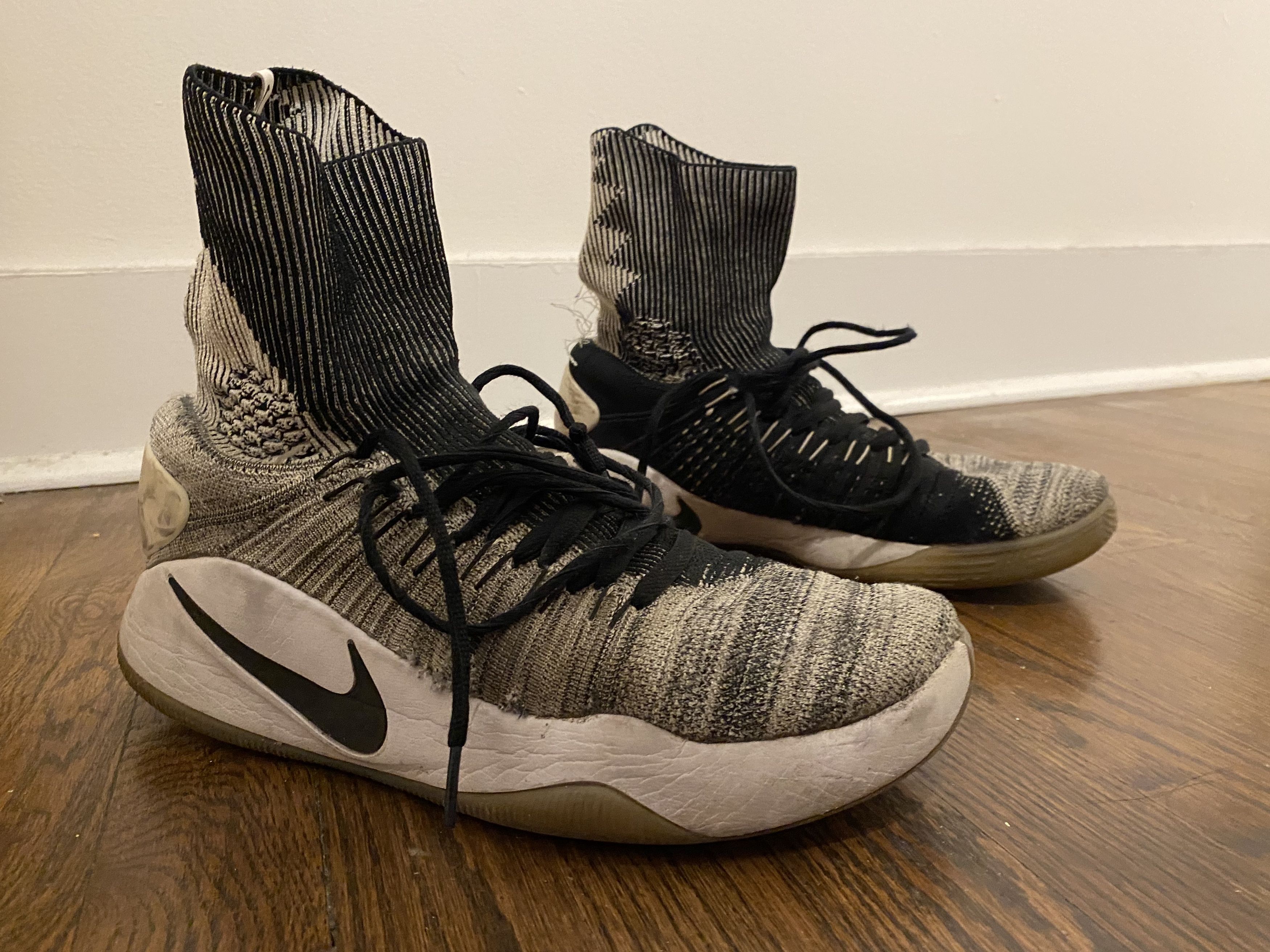 Nike Nike Hyperdunk 2016 Flyknit Black White Size 9 Oreo Size US 9 / EU 42 - 4 Thumbnail