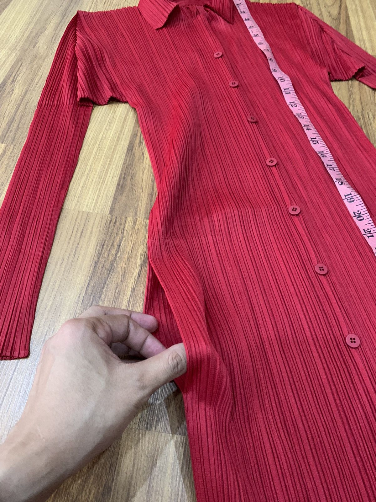 Issey Miyake LIKE NEW VTG ISSEY MIYAKE PLEATED PLEATS BUTTON UP SHIRT TOP Size M / US 6-8 / IT 42-44 - 4 Thumbnail