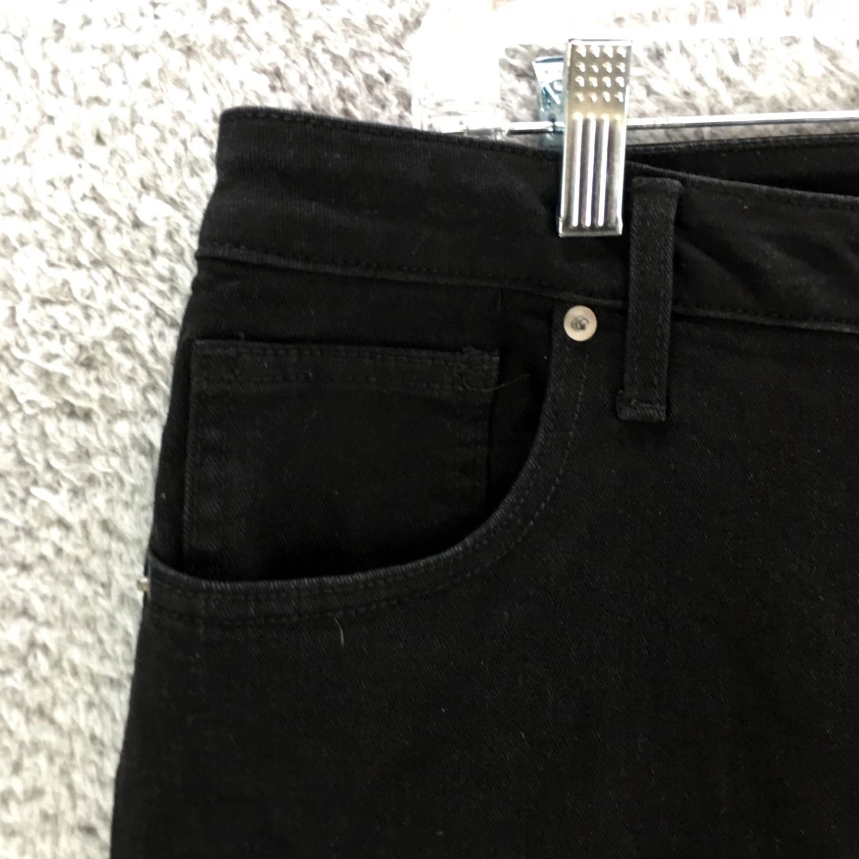 Vintage No Boundaries Capri Cropped Jeans Womens 17 Black High Rise Zip Fly 5 Pocket NEW Size 38" / US 16 / IT 52 - 3 Thumbnail