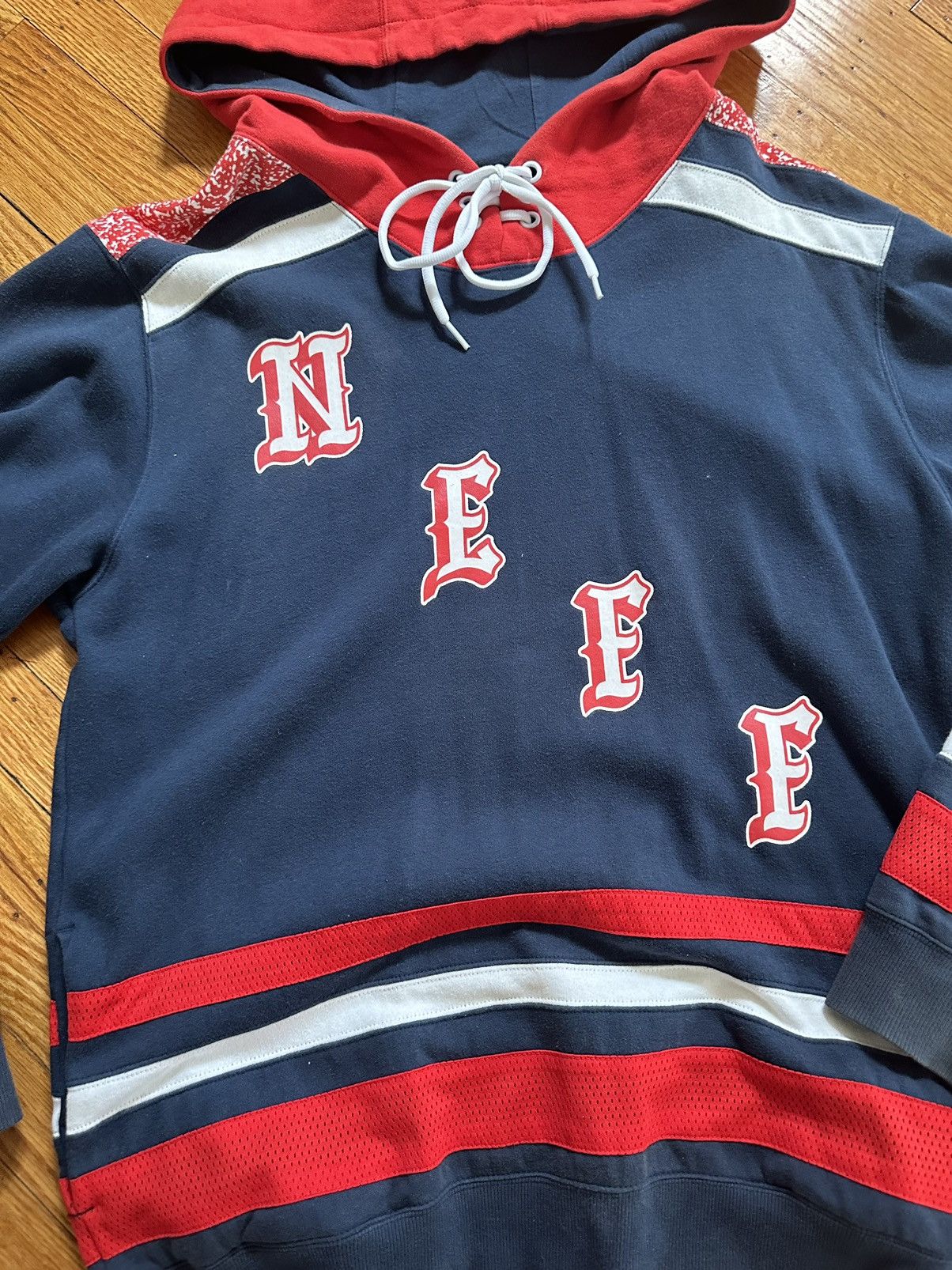 NEFF NEFF hoodie Size Large Hockey Style White/Blue/Red Vintage Size US L / EU 52-54 / 3 - 3 Thumbnail