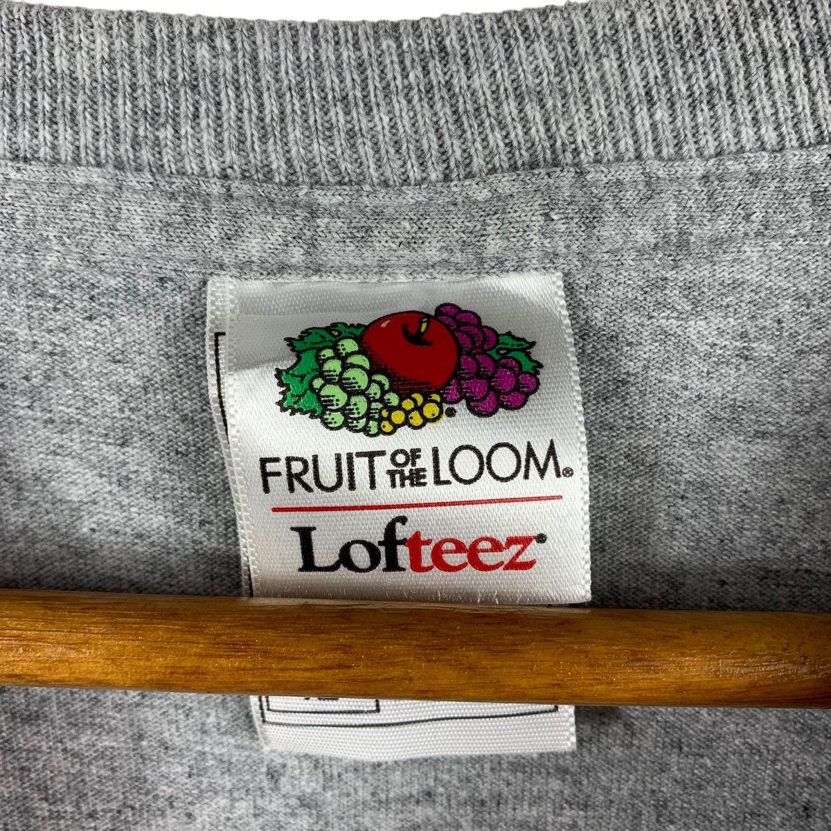 Fruit Of The Loom Vintage 90s RAINBOW SURFBOARDS spellout surfing tee Size US XL / EU 56 / 4 - 4 Thumbnail