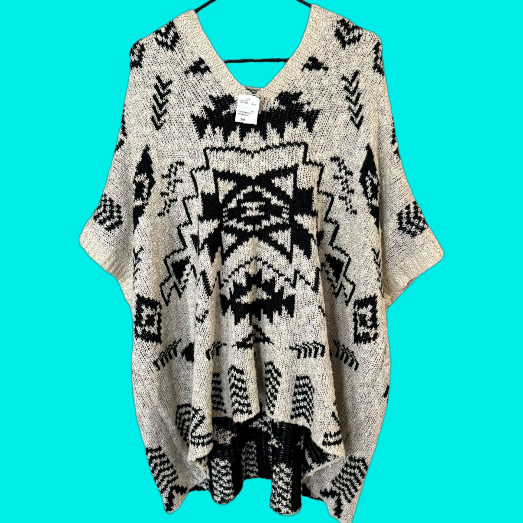 Forever 21 VINTAGE Forever 21 Aztec Hooded Poncho Sweater Women’s Small Acrylic Geometric Tribal Bohemian Oatmeal & Black Size S / US 4 / IT 40 - 1 Thumbnail