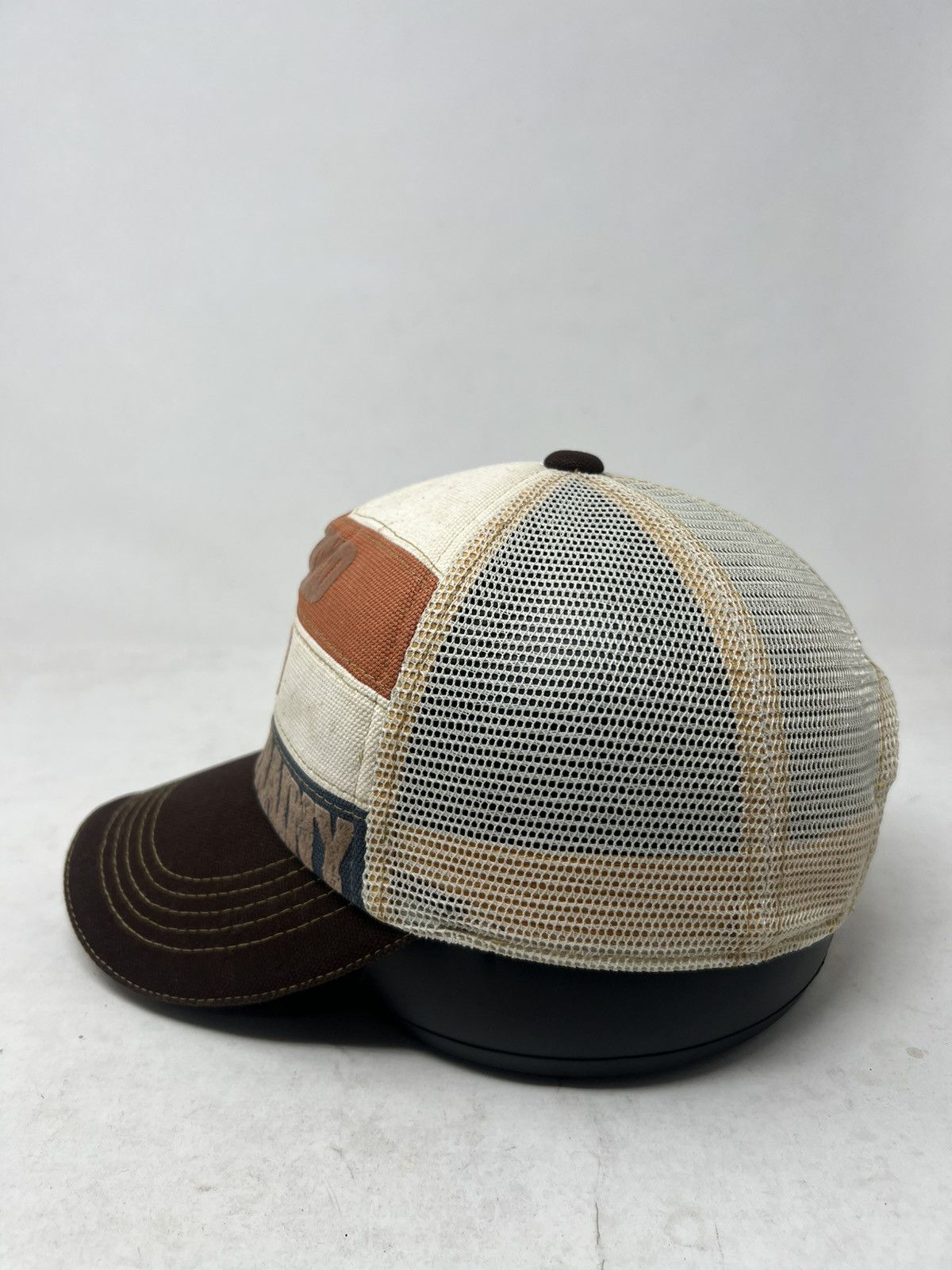 Japanese Brand 'Be Bold with Gonna Be Rainy' Trucker Hat Size ONE SIZE - 3 Thumbnail