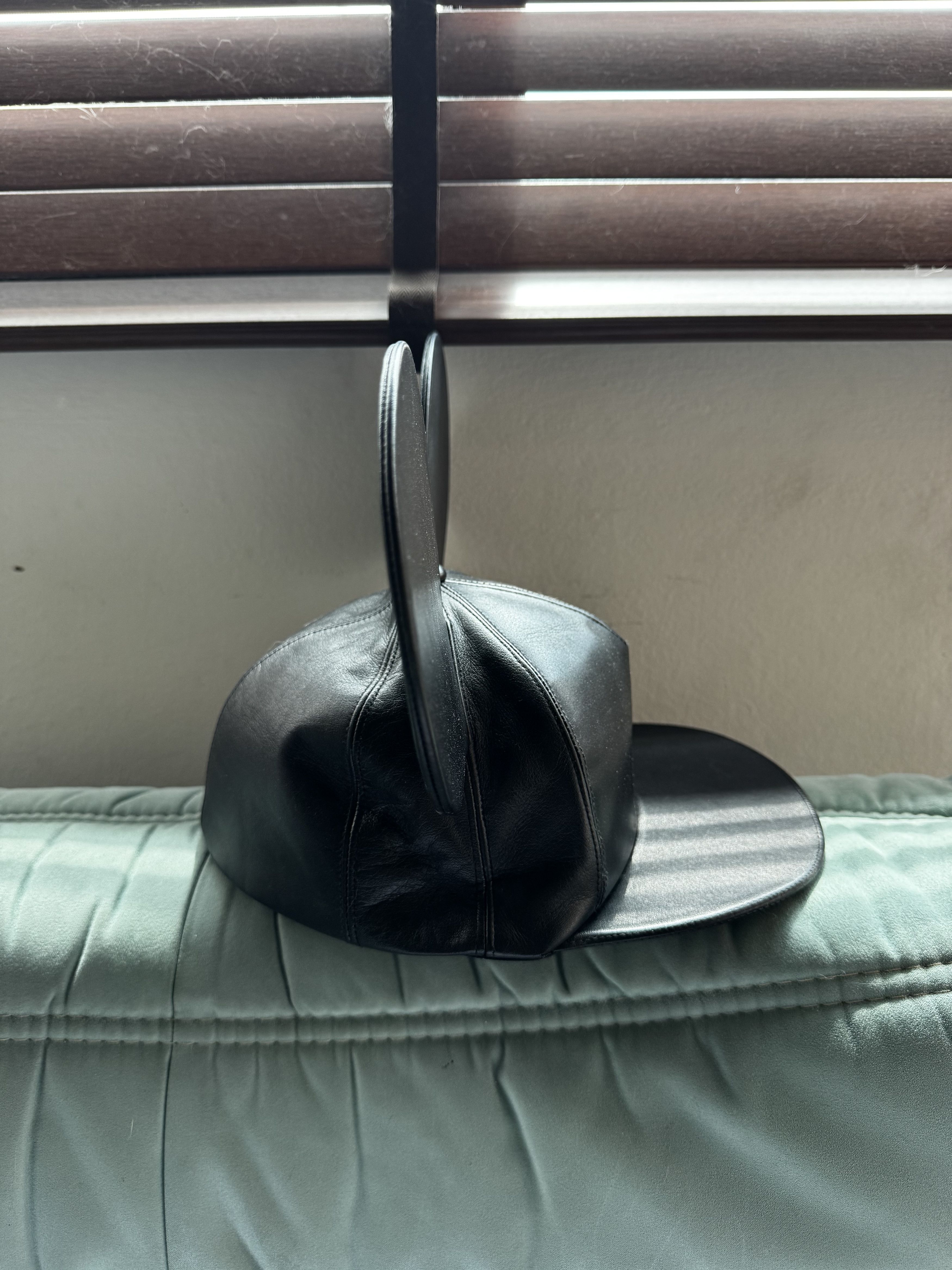 Comme des Garcons Homme Plus *Grailed* CDG HOMME PLUS AW13 MICKEY RUNWAY LEATHER CAP Size ONE SIZE - 3 Thumbnail