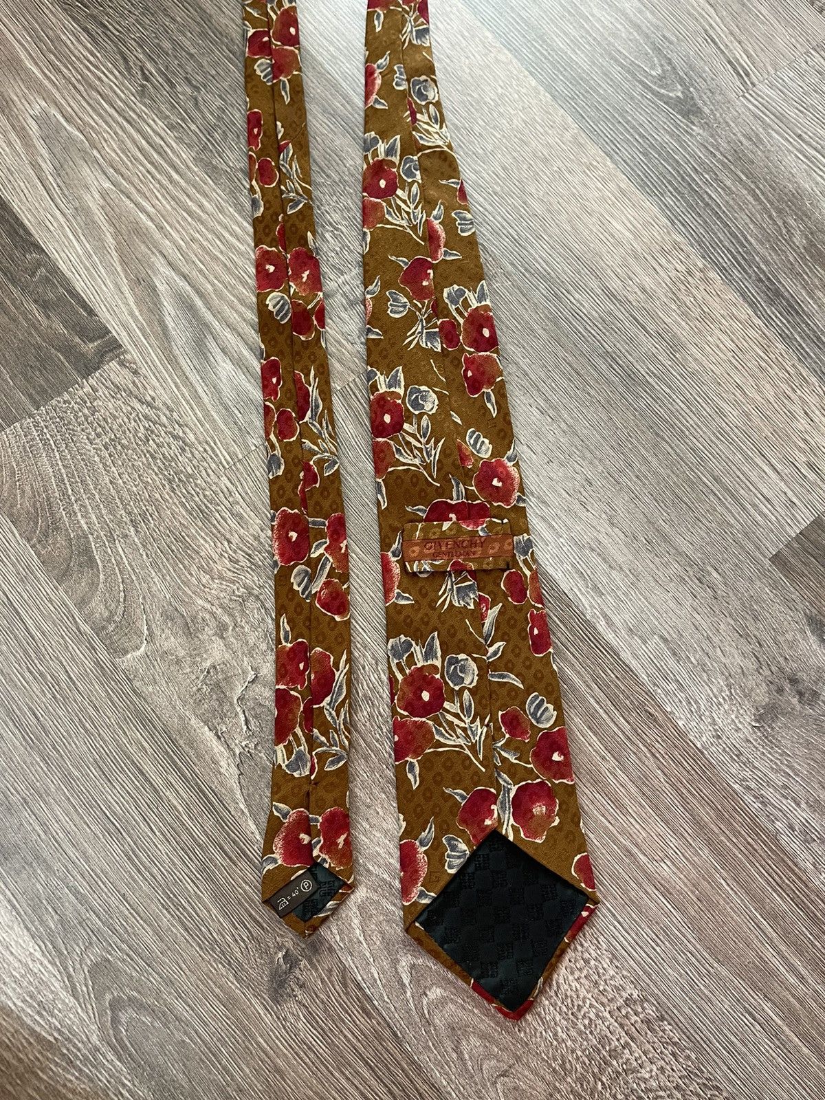 Givenchy 😍Gentleman Givenchy Paris Art Design Tie flovers Size ONE SIZE - 2 Thumbnail