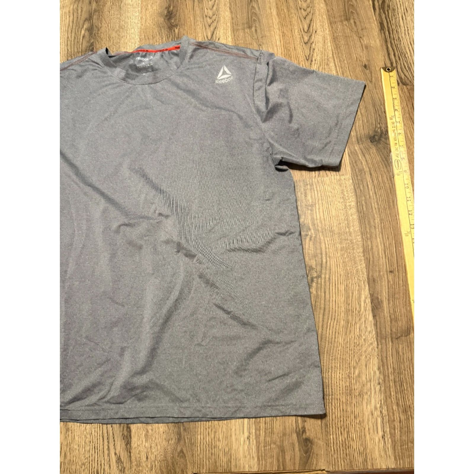 Reebok Reebok Shirt Men Large Gray Short Sleeve Shirt Crewneck Athletic Wear Size US L / EU 52-54 / 3 - 4 Thumbnail