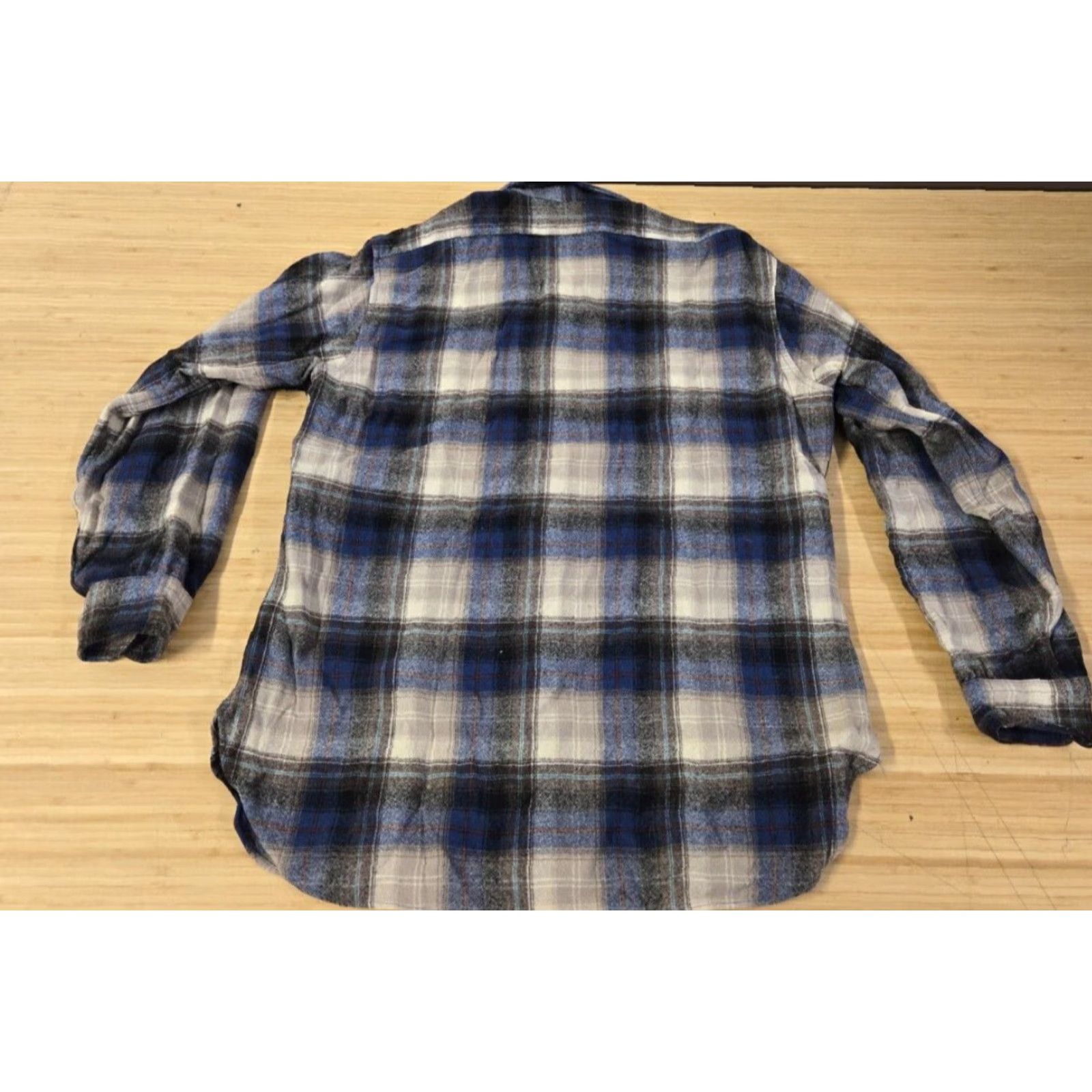 Pendleton VINTAGE Pendleton Men Button-Up Shirt L Blue Plaid 100% Virgin Wool USA Button-Down Collared Long Sleeve Regular Fit Crew? Size US L / EU 52-54 / 3 - 5 Thumbnail