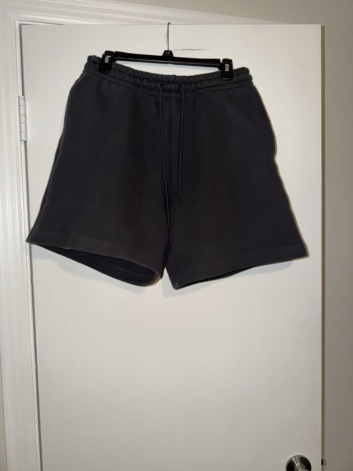 Nike Nike Tech Fleece 6 Inch Shorts Men’s Charcoal Grey Size M Size US 34 / EU 50 - 1 Thumbnail