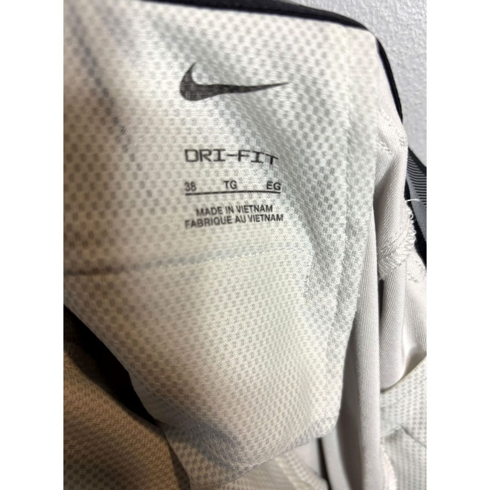 Nike Nike Dri-Fit Shorts Mens 38 Golf Performance Lightweight Athletic Polyester Beige Size US 38 / EU 54 - 6 Thumbnail