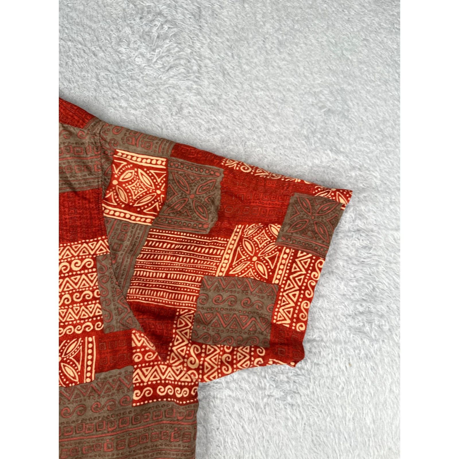 Vintage Caribbean Shirt Men XL Red Tile Geometric 100% Rayon Hawaiian Button Up Size US XL / EU 56 / 4 - 2 Thumbnail