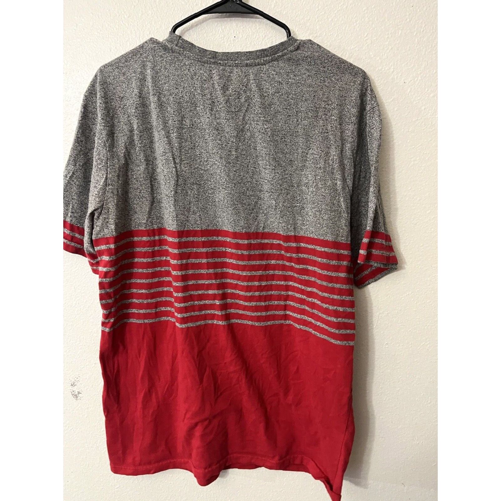 Ecko Unltd. VINTAGE Ecko Unltd T-Shirt Mens XL Gray Striped Short Sleeve Crew Neck Big Logo Shirt Adult XL Gray Striped Logo Casual Everyday Mens Size US XL / EU 56 / 4 - 2 Thumbnail