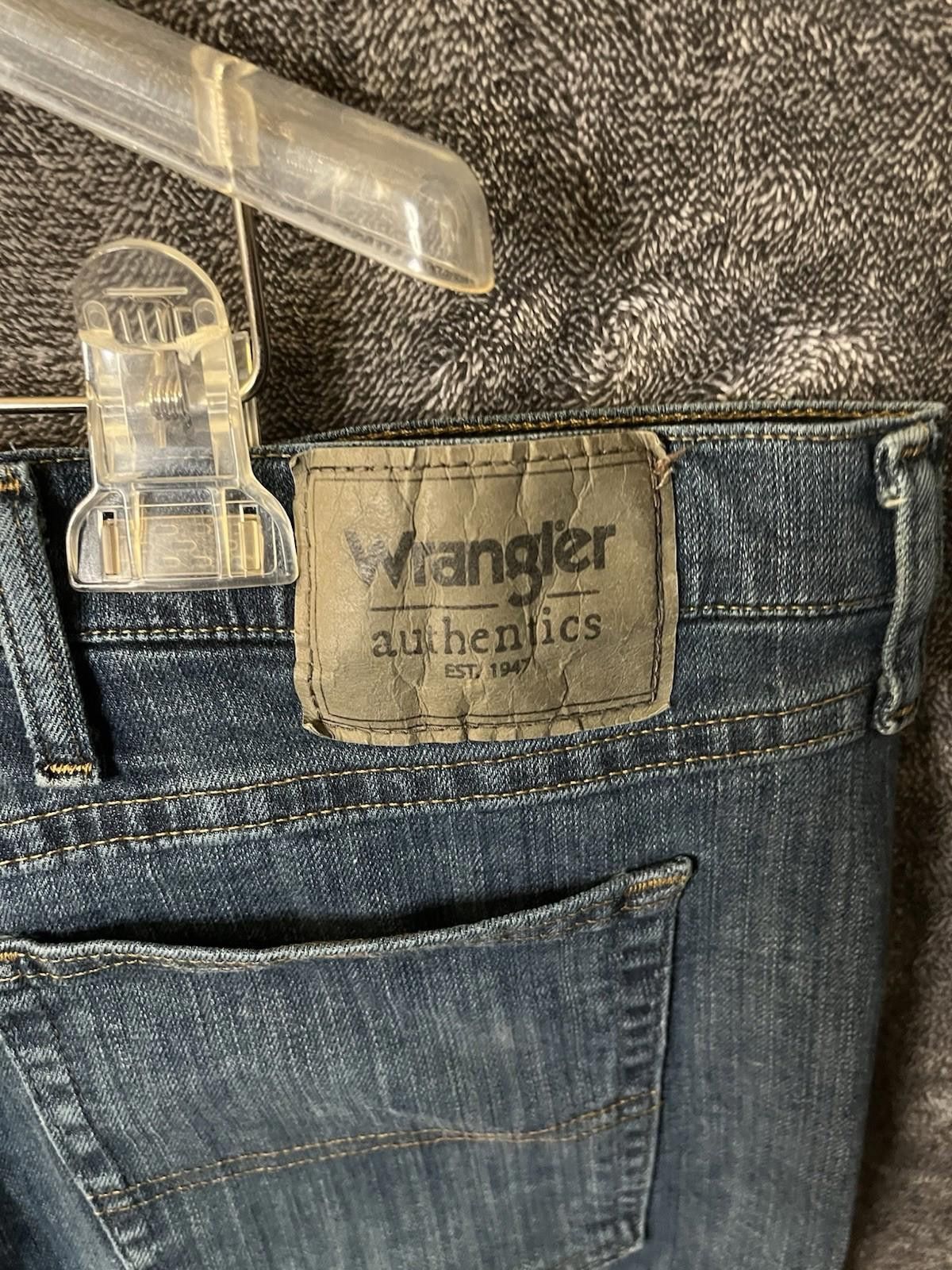 Wrangler Wrangler Authentic Jeans Men’s 42x28 Straight Leg Denim Size US 42 / EU 58 - 5 Thumbnail