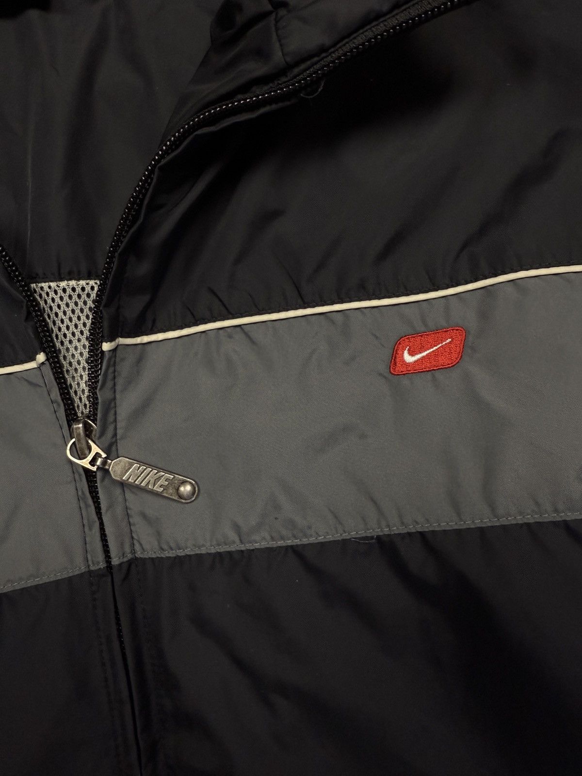 Nike Nike Vintage Nylon Jacket Size US M / EU 48-50 / 2 - 16 Thumbnail