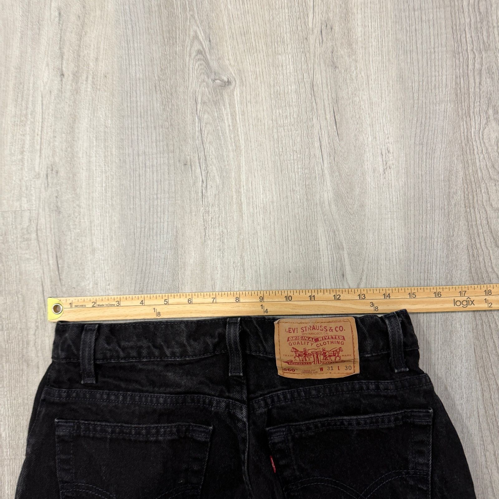 Levi's Vintage Levis 560 Loose Fit Tapered Leg Jeans Men's 31x30 Size US 31 - 9 Thumbnail