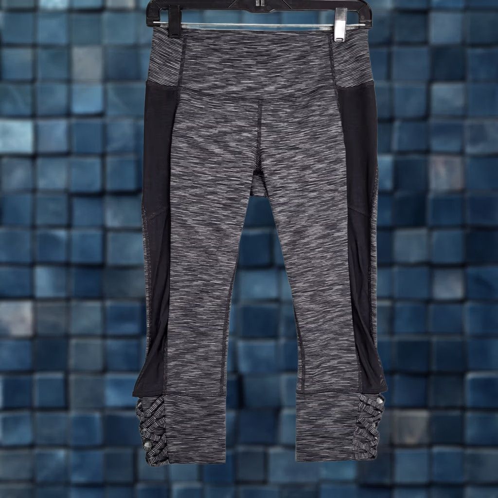 Athleta Athleta Mind over Mat Capri Legging Size S Women's Size 28" / US 6 / IT 42 - 1 Thumbnail