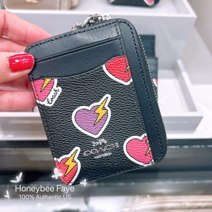 Coach Zip Card Case With Heart Bolt Print CW453 Size ONE SIZE - 1 Thumbnail