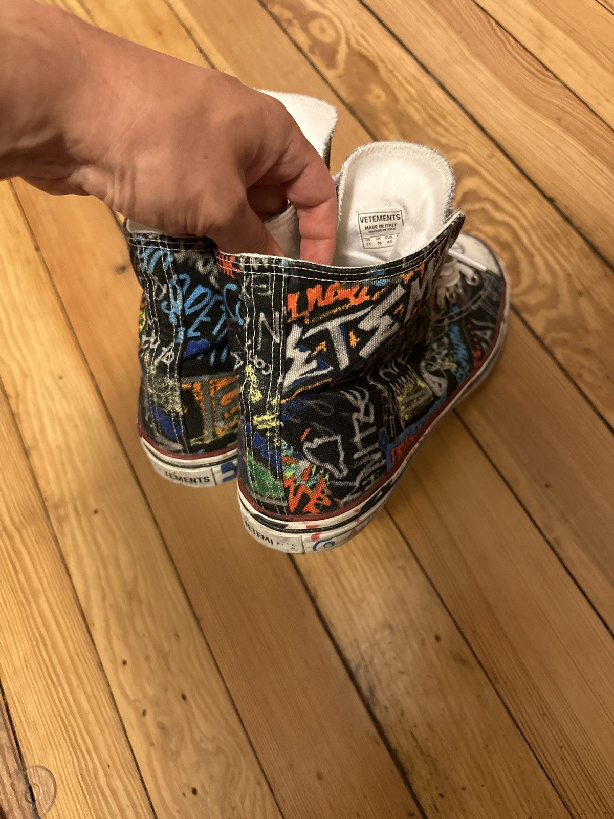 Vetements graffiti sneakers hotsell