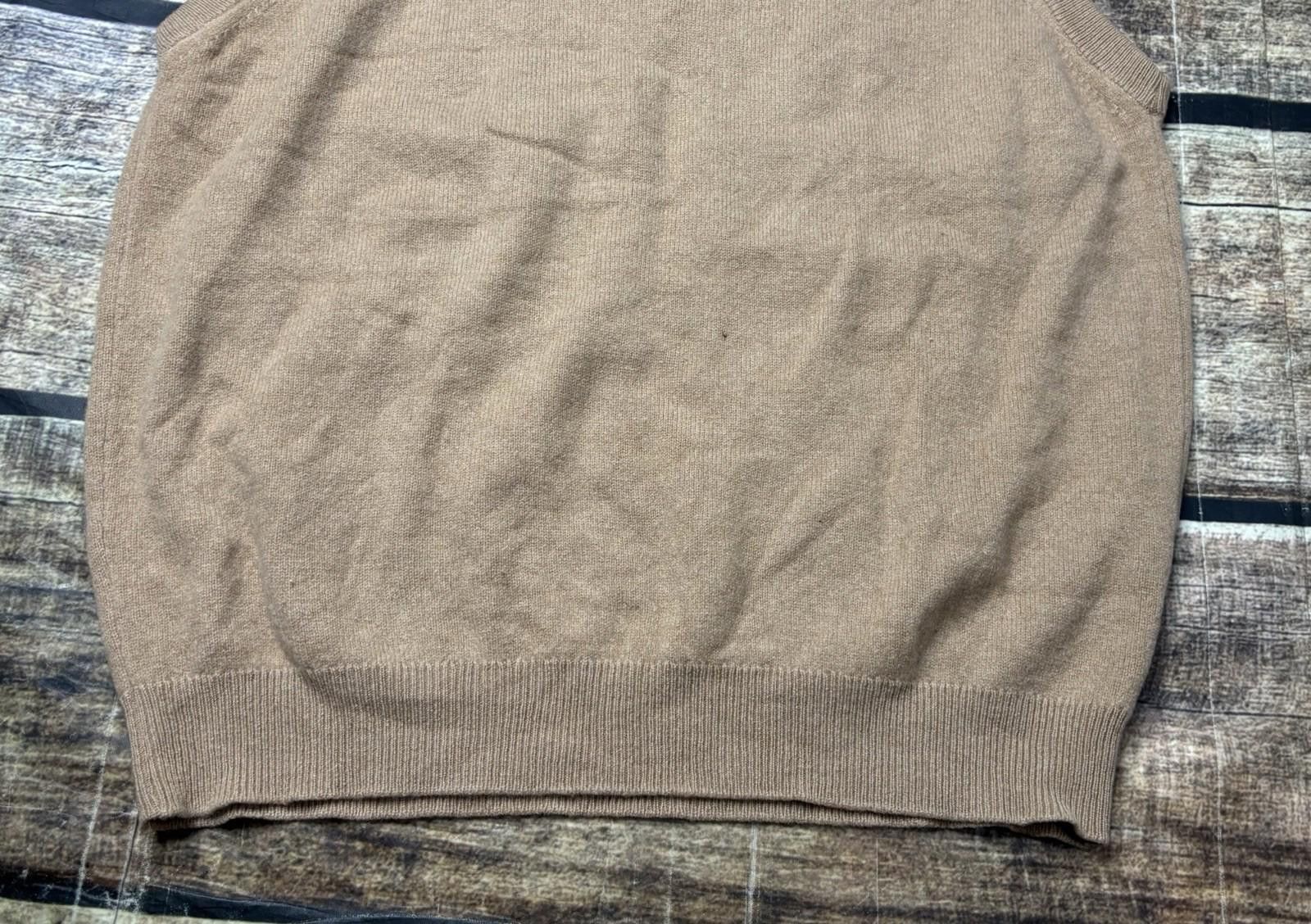 Burberry Burberry Sweater Vest Mens 42 Large Pure Wool Camel Size US L / EU 52-54 / 3 - 11 Thumbnail