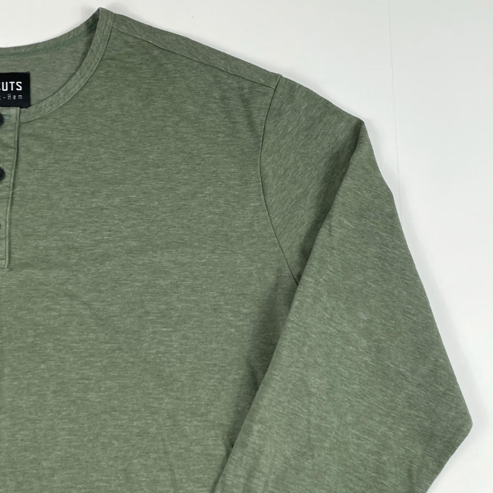 Cuts Cuts Shirt Mens Large Green Henley Long Sleeve Running Workout Stretch Size US L / EU 52-54 / 3 - 4 Thumbnail