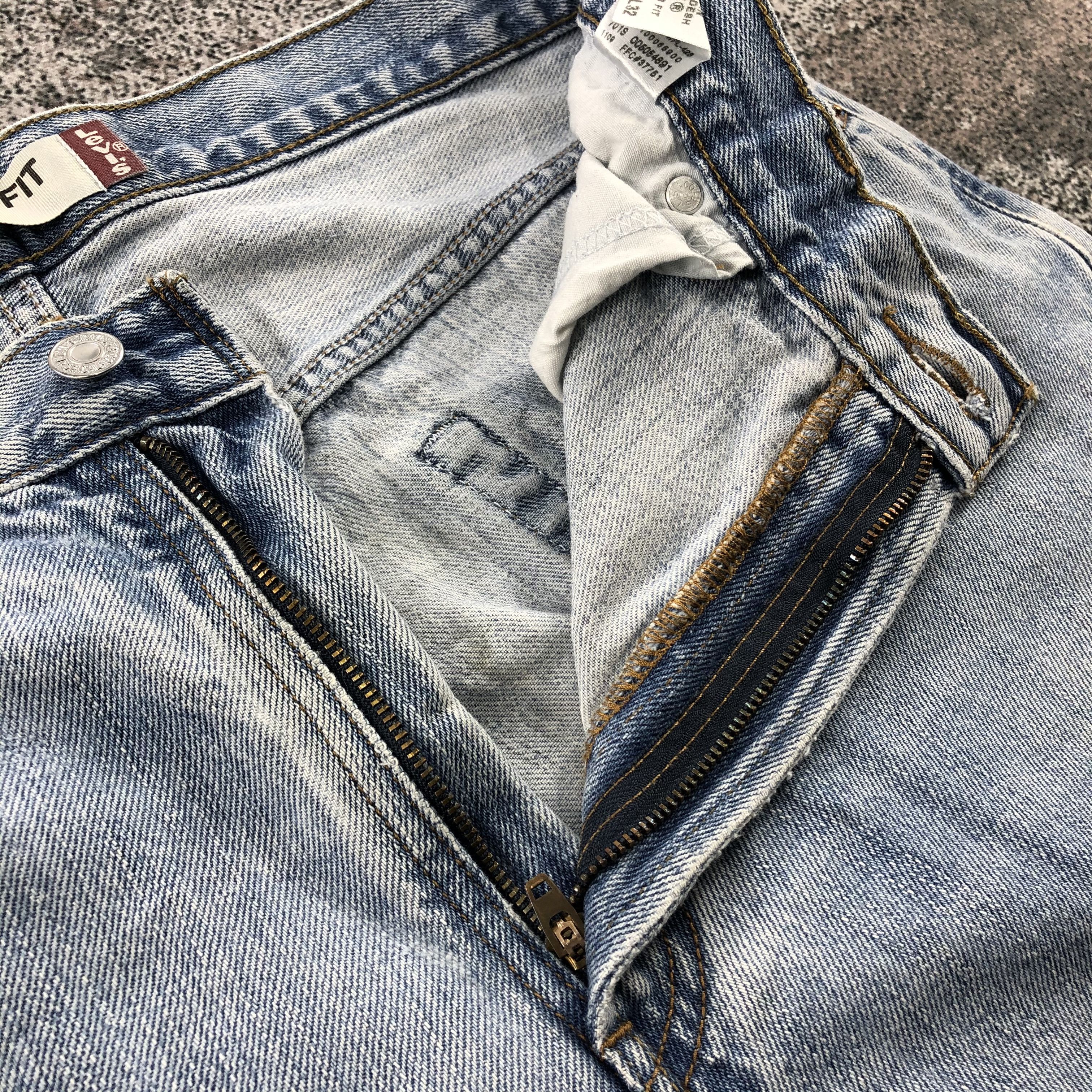 Levi's Vintage Levis 505 Jeans Stone Wash Denim KJ597 Size US 34 / EU 50 - 8 Thumbnail